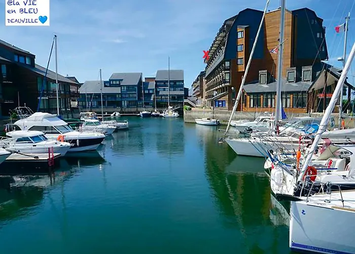 Апартаменты Mezzanine La Vie En Bleu- Vue